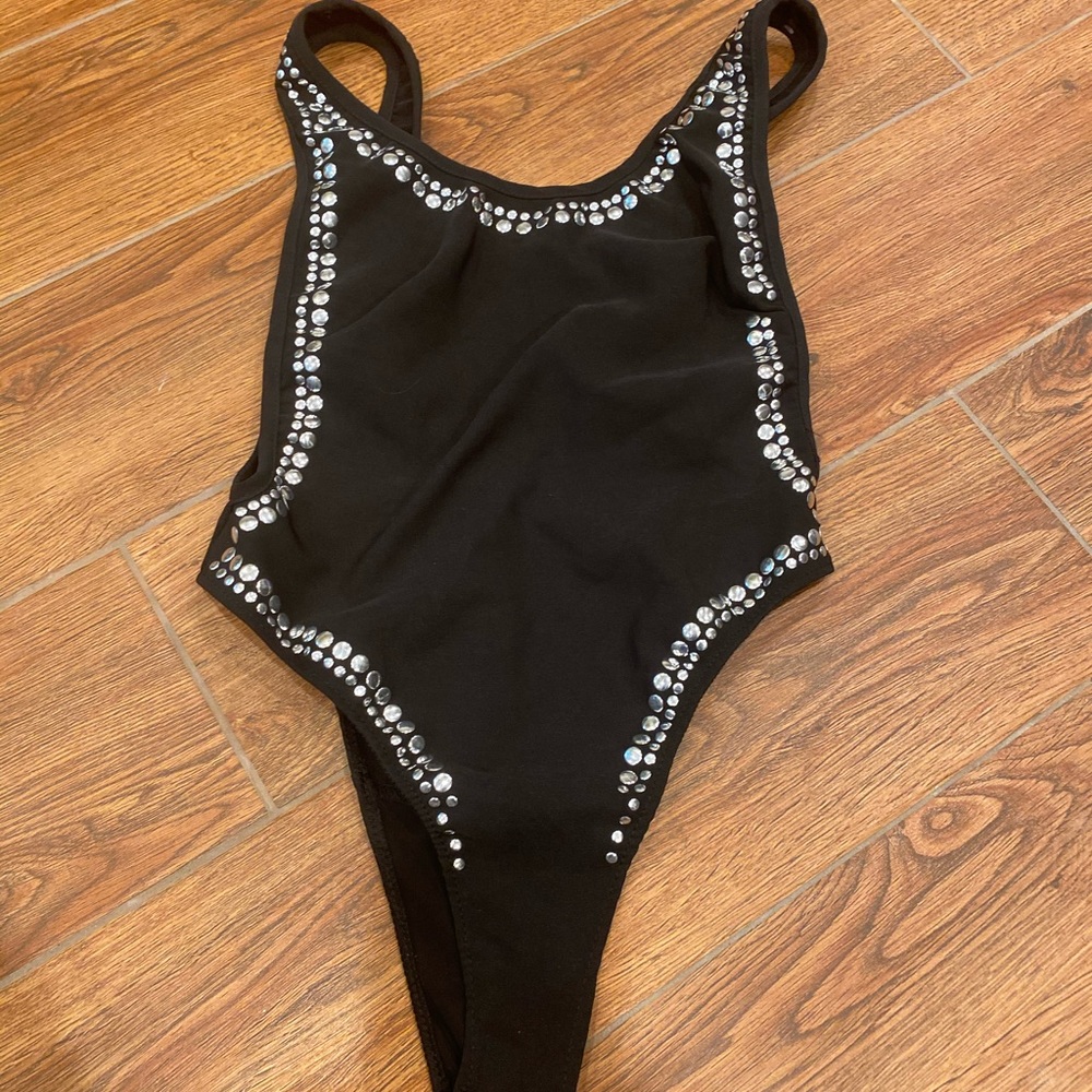 Embellished Black Bodysuit Size Xs 💕✨
